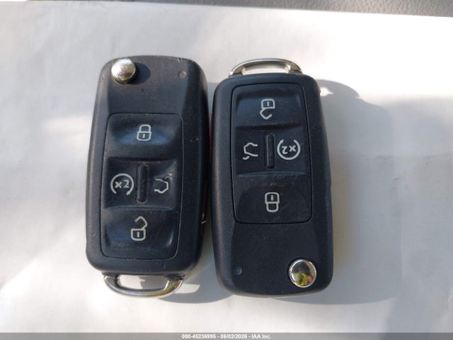 45236995 :رقم المزاد ، 1VWBA7A32JC048474 vin ، 2018 Volkswagen Passat 2.0t Se مزاد بيع