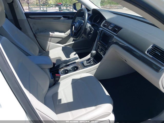 45236995 :رقم المزاد ، 1VWBA7A32JC048474 vin ، 2018 Volkswagen Passat 2.0t Se مزاد بيع