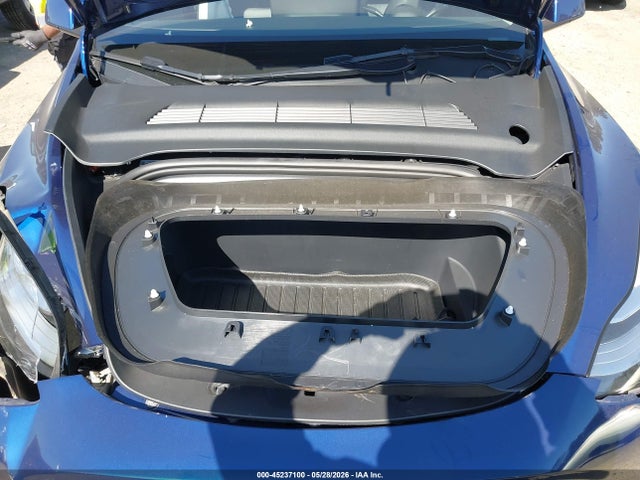 2022 Tesla Model Y Long Range Dual Motor All-wheel Drive მანქანა იყიდება აუქციონზე, vin: 7SAYGDEE7NF358587, აუქციონის ნომერი: 45237100