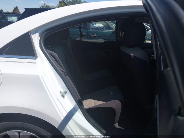 45237312 :رقم المزاد ، 1G1PC5SH3C7310332 vin ، 2012 Chevrolet Cruze Ls مزاد بيع