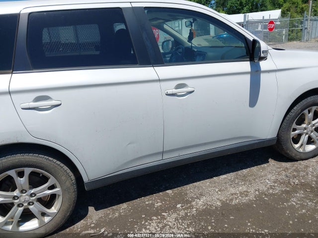 45237321 :رقم المزاد ، JA4AD3A38EZ016205 vin ، 2014 Mitsubishi Outlander Se مزاد بيع
