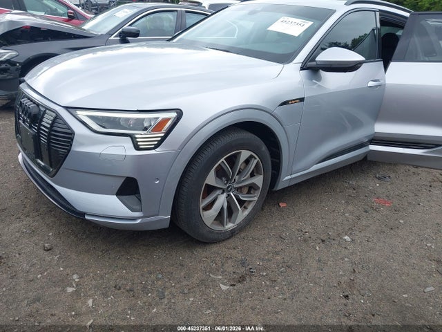 WA1LAAGE3MB015856 Audi E-tron Premium Plus Quattro