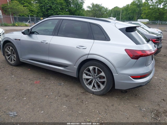 WA1LAAGE3MB015856 Audi E-tron Premium Plus Quattro