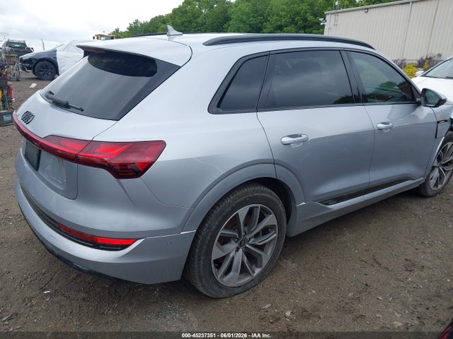 WA1LAAGE3MB015856 Audi E-tron Premium Plus Quattro