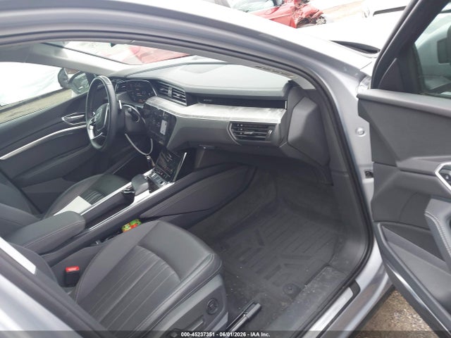 WA1LAAGE3MB015856 Audi E-tron Premium Plus Quattro