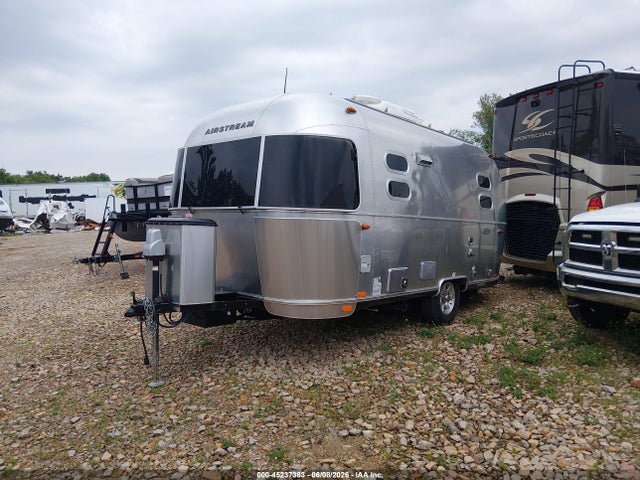 Airstream Other 2017 1STC9AA12HJ537881 Image 2