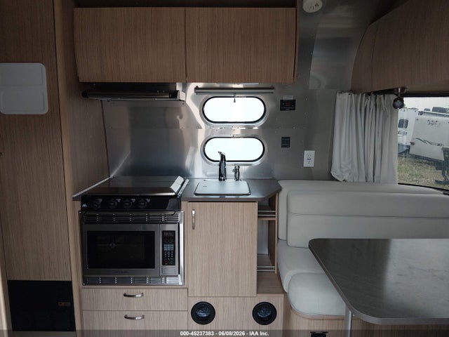 Airstream Other 2017 1STC9AA12HJ537881 Image 8