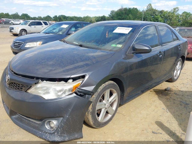 45237404 :رقم المزاد ، 4T1BF1FK5CU158008 vin ، 2012 Toyota Camry Se مزاد بيع