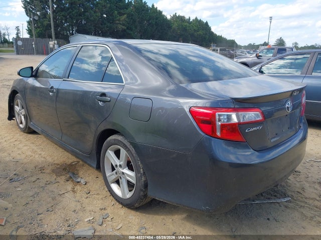 45237404 :رقم المزاد ، 4T1BF1FK5CU158008 vin ، 2012 Toyota Camry Se مزاد بيع