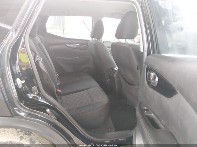 45237476 :رقم المزاد ، JN1BJ1CP0HW004226 vin ، 2017 Nissan Rogue Sport Sv مزاد بيع