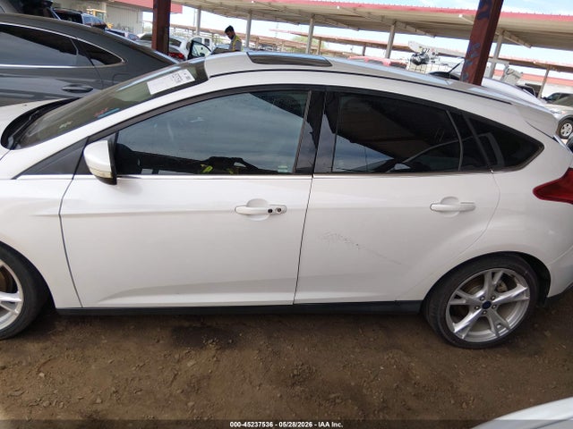 Ford Focus Titanium 2016 1FADP3N28GL259990 Image 14
