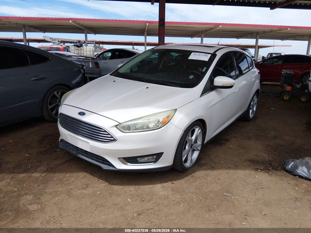 Ford Focus Titanium 2016 1FADP3N28GL259990 Image 2