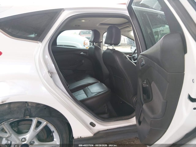 Ford Focus Titanium 2016 1FADP3N28GL259990 Image 8