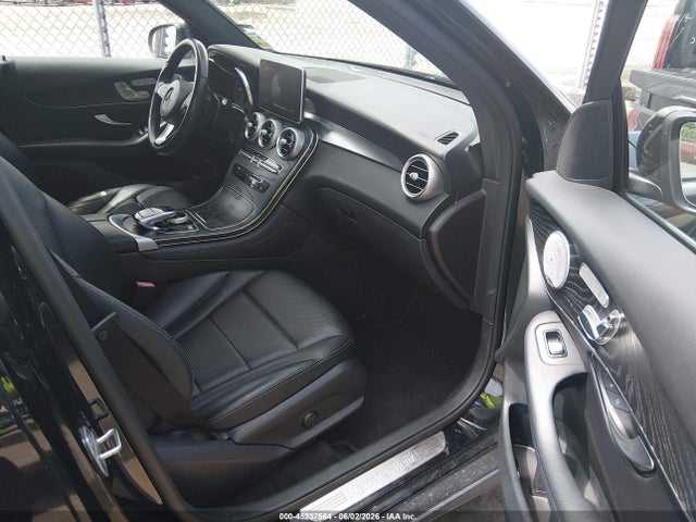 WDC0G4JB8HF257798 Mercedes-Benz GLC 300