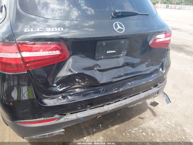 WDC0G4JB8HF257798 Mercedes-Benz GLC 300