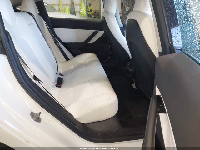 45237604 :رقم المزاد ، 5YJ3E1EB8KF195574 vin ، 2019 Tesla Model 3 Long Range/performance مزاد بيع
