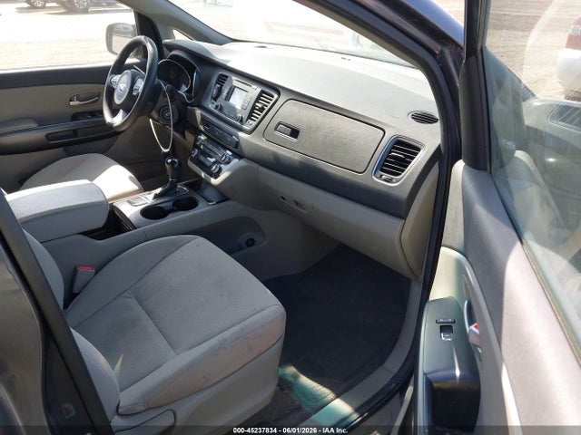 KIA SEDONA LX 2016 KNDMB5C19G6113904 Image 5