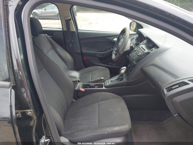 45238040 :رقم المزاد ، 1FADP3K27FL259272 vin ، 2015 Ford Focus Se مزاد بيع