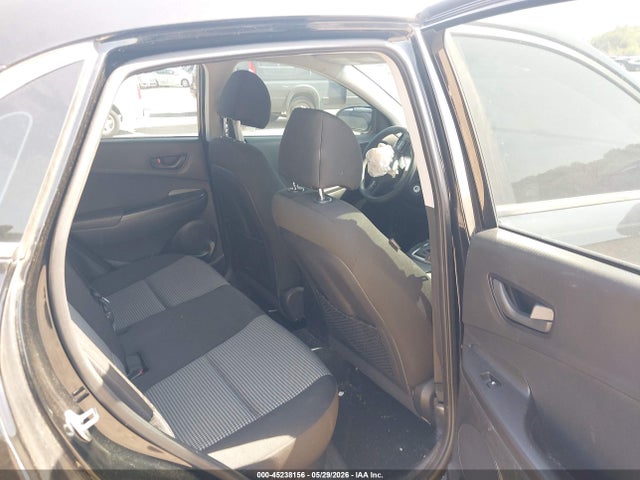 45238156 :رقم المزاد ، KM8K12AA8JU100927 vin ، 2018 Hyundai Kona Se مزاد بيع