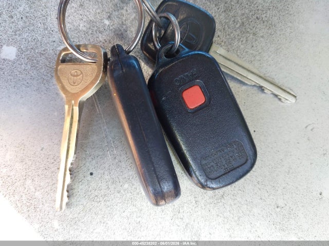 45238202 :رقم المزاد ، 2T1BR38E74C299479 vin ، 2004 Toyota Corolla Le مزاد بيع
