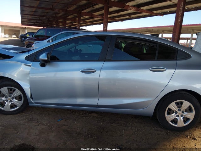 45238268 :رقم المزاد ، 1G1BC5SM4J7233541 vin ، 2018 Chevrolet Cruze Ls Auto مزاد بيع