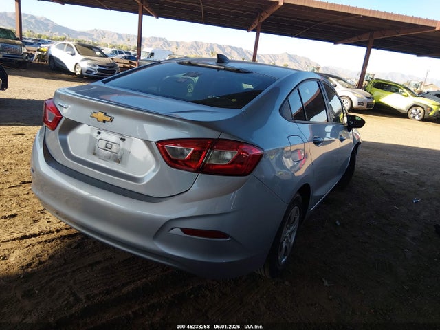 45238268 :رقم المزاد ، 1G1BC5SM4J7233541 vin ، 2018 Chevrolet Cruze Ls Auto مزاد بيع
