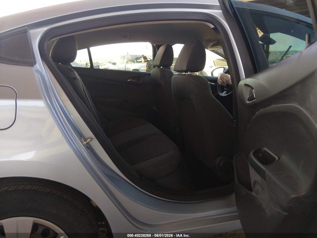 45238268 :رقم المزاد ، 1G1BC5SM4J7233541 vin ، 2018 Chevrolet Cruze Ls Auto مزاد بيع