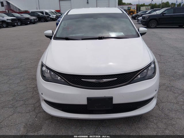 45238302 :رقم المزاد ، 2C4RC1CG0MR577622 vin ، 2021 Chrysler Voyager Lx مزاد بيع