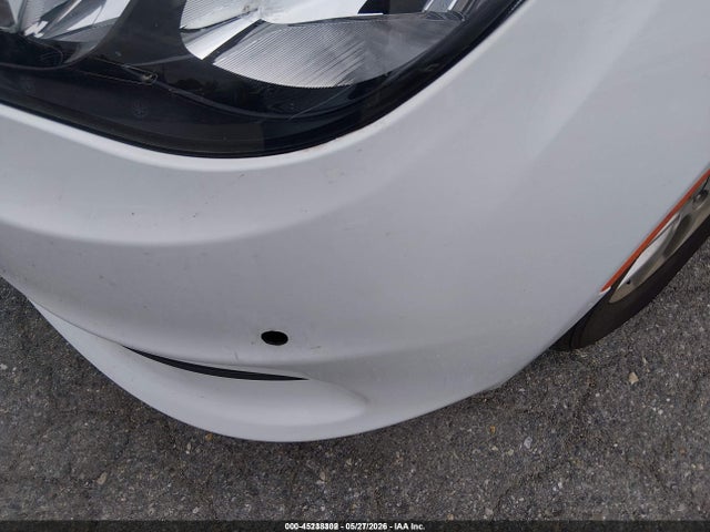 45238302 :رقم المزاد ، 2C4RC1CG0MR577622 vin ، 2021 Chrysler Voyager Lx مزاد بيع