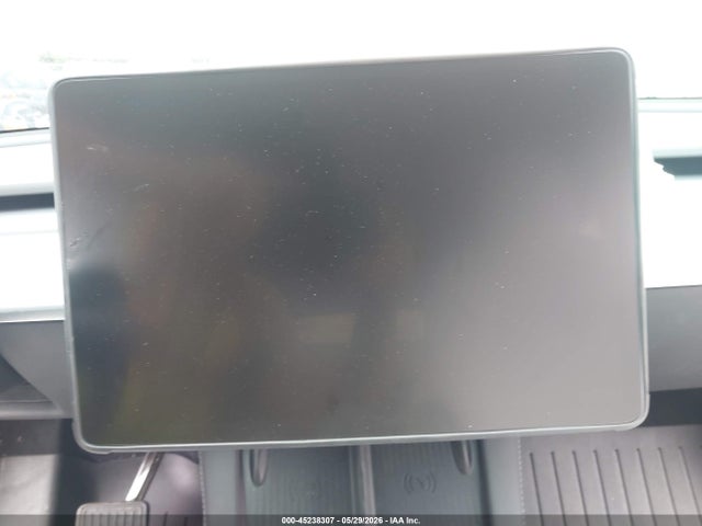 Продажа на аукционе авто 2023 Tesla Model Y Awd/long Range Dual Motor All-wheel Drive, vin: 7SAYGDEE2PF629560, номер лота: 45238307