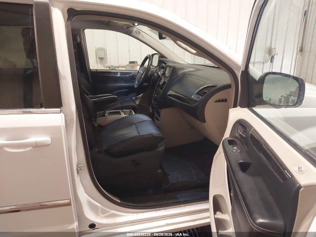 2015 Chrysler Town & Country Touring-l მანქანა იყიდება აუქციონზე, vin: 2C4RC1CG8FR554740, აუქციონის ნომერი: 45238320