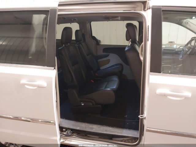 2015 Chrysler Town & Country Touring-l მანქანა იყიდება აუქციონზე, vin: 2C4RC1CG8FR554740, აუქციონის ნომერი: 45238320