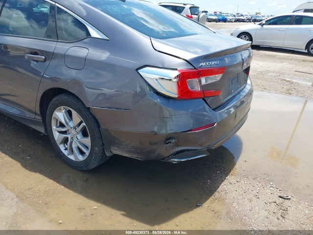 45238373 :رقم المزاد ، 1HGCV1F11JA182924 vin ، 2018 Honda Accord Lx مزاد بيع