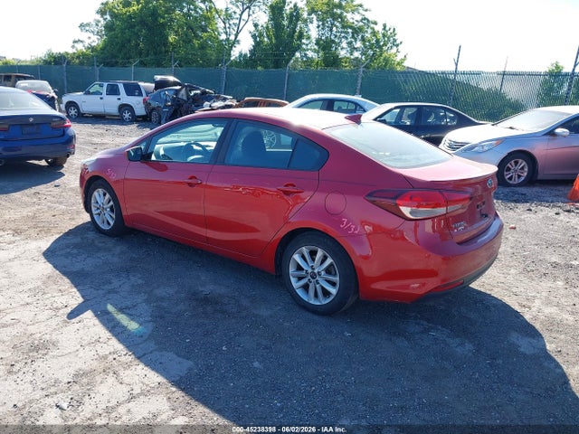2017 Kia Forte S მანქანა იყიდება აუქციონზე, vin: 3KPFL4A77HE118988, აუქციონის ნომერი: 45238398