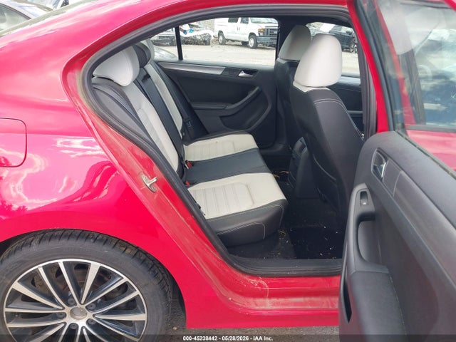 3VWB17AJ1GM220631 Volkswagen Jetta 1.8t Sport