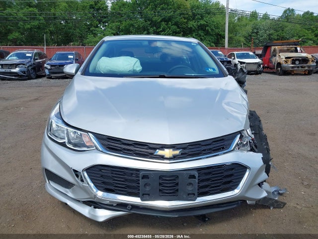 45238455 :رقم المزاد ، 1G1BC5SM8J7196140 vin ، 2018 Chevrolet Cruze Ls Auto مزاد بيع