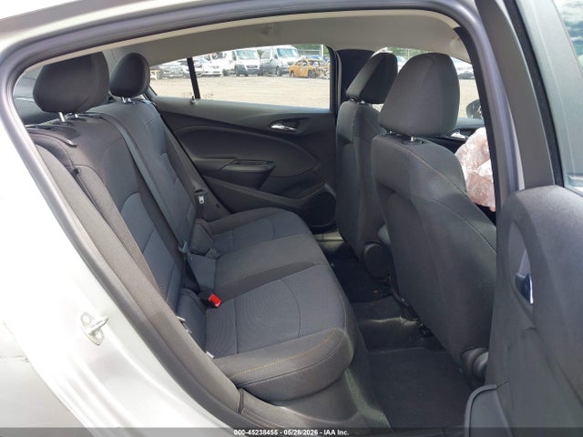45238455 :رقم المزاد ، 1G1BC5SM8J7196140 vin ، 2018 Chevrolet Cruze Ls Auto مزاد بيع