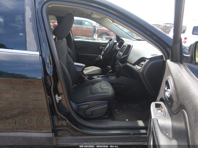 Продаж на аукціоні авто 2019 Jeep Cherokee Latitude Fwd, vin: 1C4PJLCB1KD149720, номер лоту: 45238592
