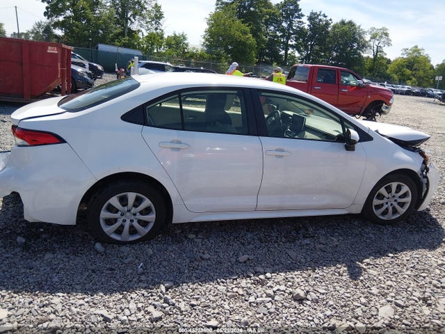 Продажа на аукционе авто 2021 Toyota Corolla Le, vin: JTDEPMAEXMJ188500, номер лота: 45238600