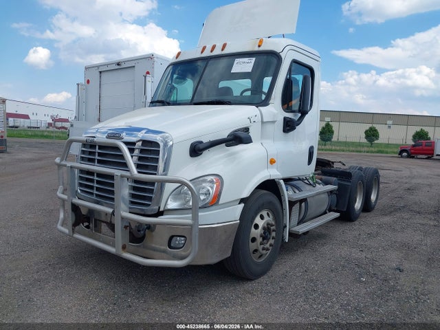 2015 Freightliner Cascadia 113 მანქანა იყიდება აუქციონზე, vin: 1FUJGBDV5FLBW4381, აუქციონის ნომერი: 45238665