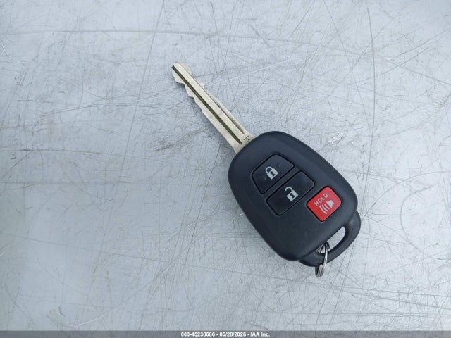 Toyota RAV4 LE 2016 JTMBFREV2GJ073746 Image 11