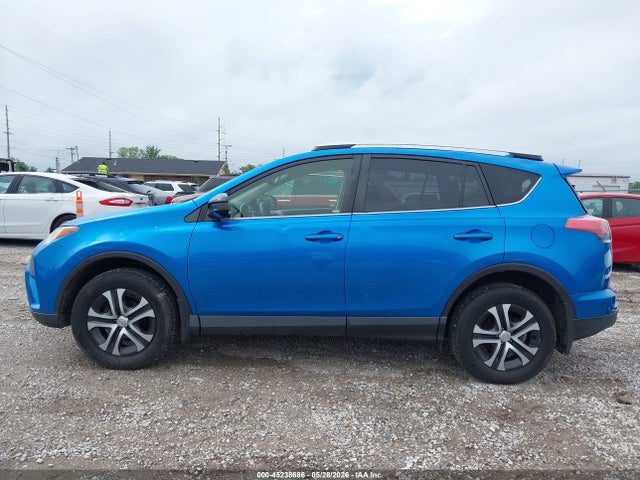 Toyota RAV4 LE 2016 JTMBFREV2GJ073746 Image 14