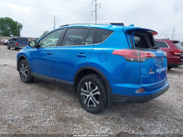 Toyota RAV4 LE 2016 JTMBFREV2GJ073746 Image 3