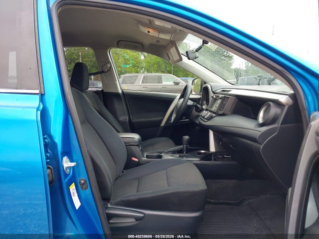 Toyota RAV4 LE 2016 JTMBFREV2GJ073746 Image 5