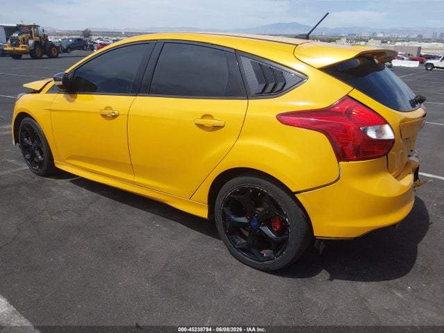 45238794 :رقم المزاد ، 1FADP3L94DL252126 vin ، 2013 Ford Focus St مزاد بيع