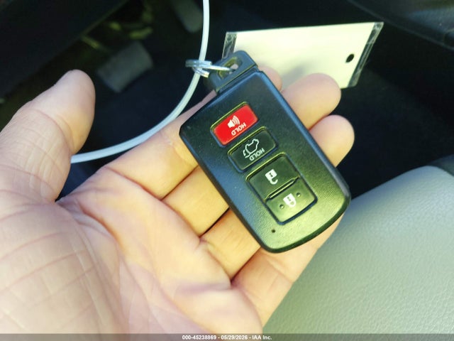 45238869 :رقم المزاد ، JTMDFREV0HJ121142 vin ، 2017 Toyota Rav4 Limited مزاد بيع