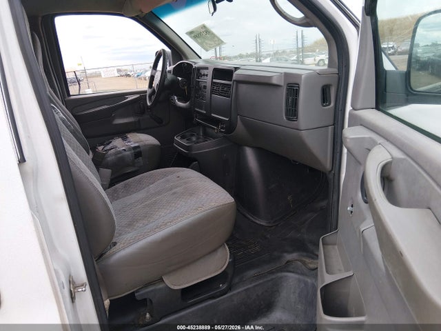 45238889 :رقم المزاد ، 1GCGG29U851131321 vin ، 2005 Chevrolet Express مزاد بيع