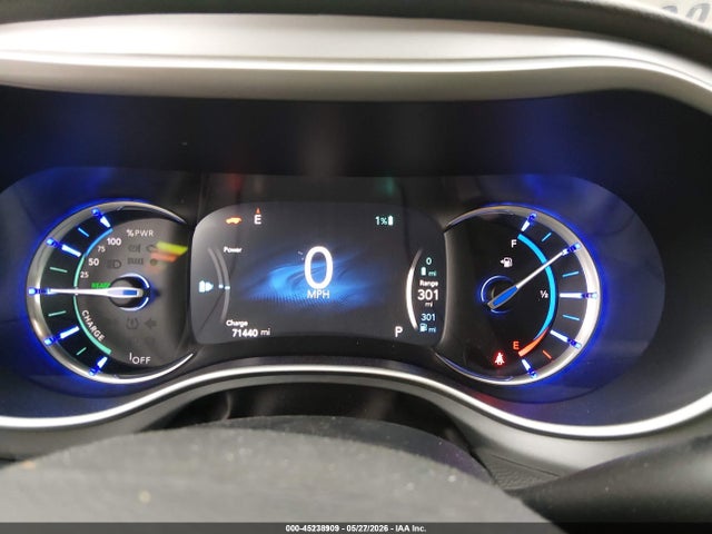 45238909 :رقم المزاد ، 2C4RC1H76HR838220 vin ، 2017 Chrysler Pacifica Hybrid Touring Plus مزاد بيع