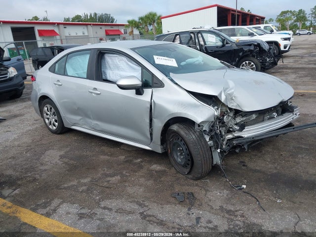 Продаж на аукціоні авто 2022 Toyota Corolla Le, vin: 5YFEPMAE7NP352153, номер лоту: 45238912