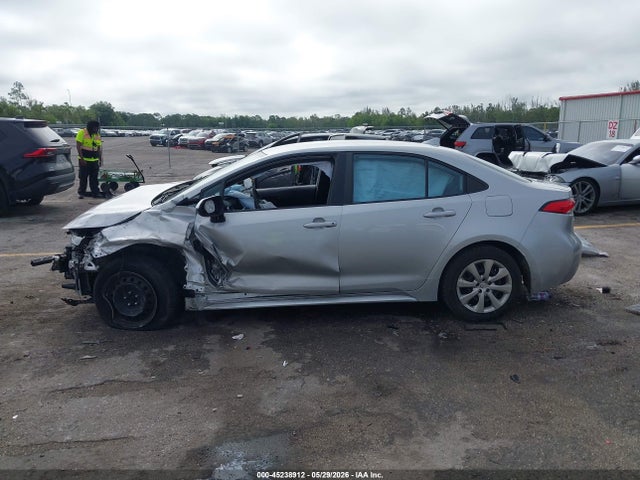 Продаж на аукціоні авто 2022 Toyota Corolla Le, vin: 5YFEPMAE7NP352153, номер лоту: 45238912